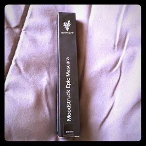 younique Moodstruck Epic Mascara in Black